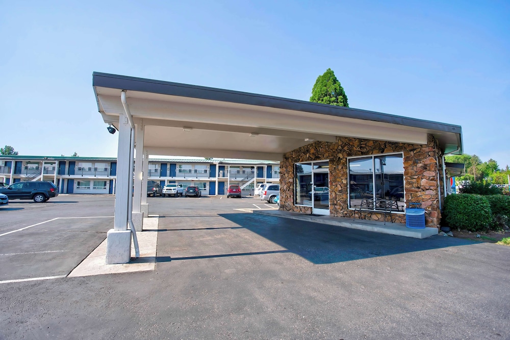 Motel6 Bend, OR 46/58