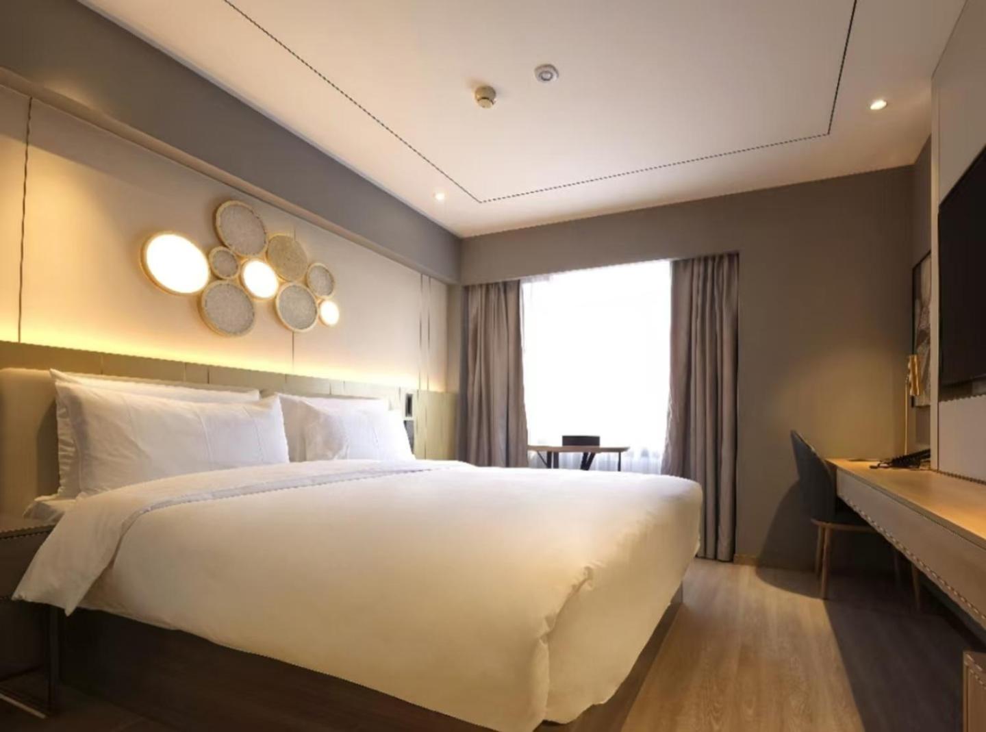 Orange Hotel (Beijing Yansha Liangma River) 25/50