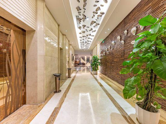 Astral Hotel 30/30