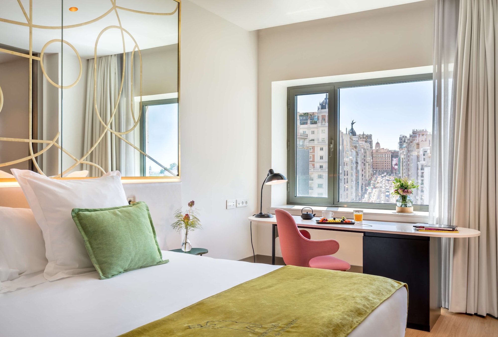2 BEDROOMS, SUITE
