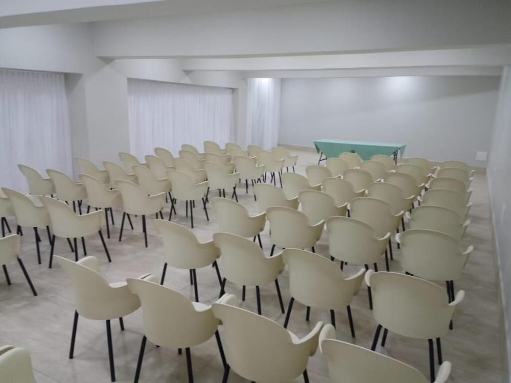 Panorama Convention Hotel 32/34