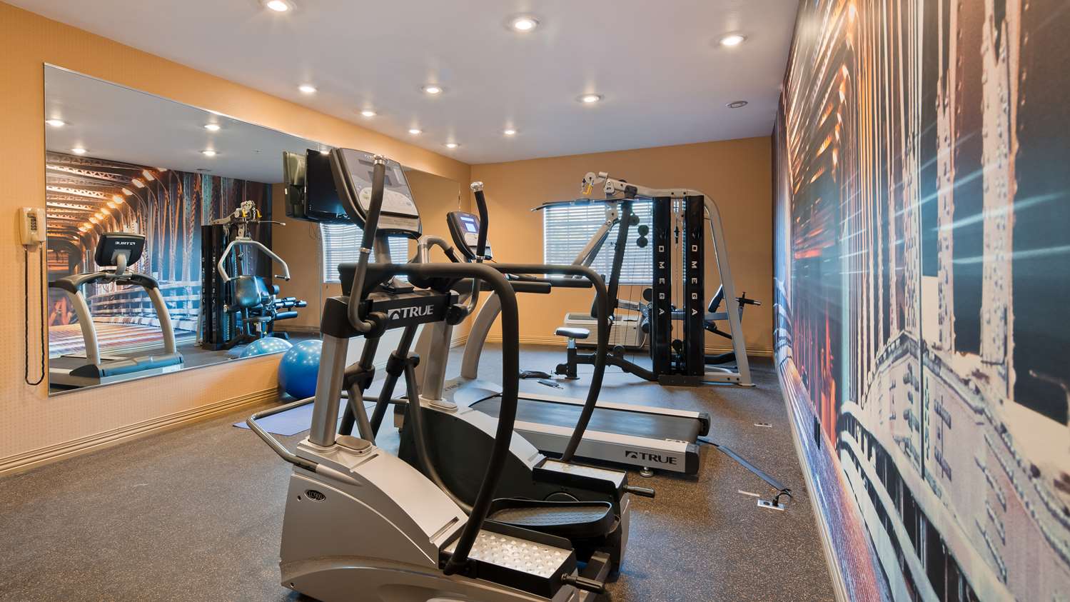 Best Western Manhattan Inn 20/32