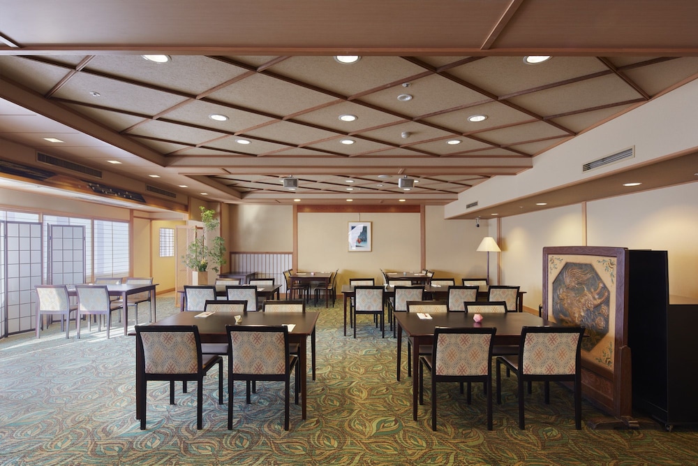 Nakajimaya Grand Hotel 58/70