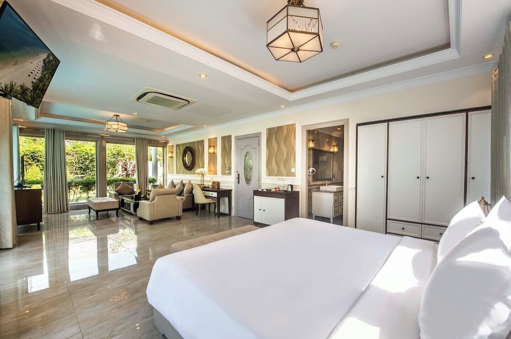 Executive, Suite, Queen Bed, Sea View