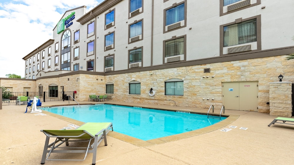 Holiday Inn Express Hotel & Suites Houston South - Pearland 5/61