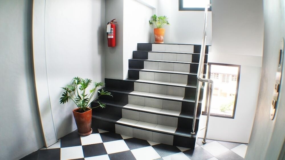 Ma Non Nont Hotel & Apartment 11/61