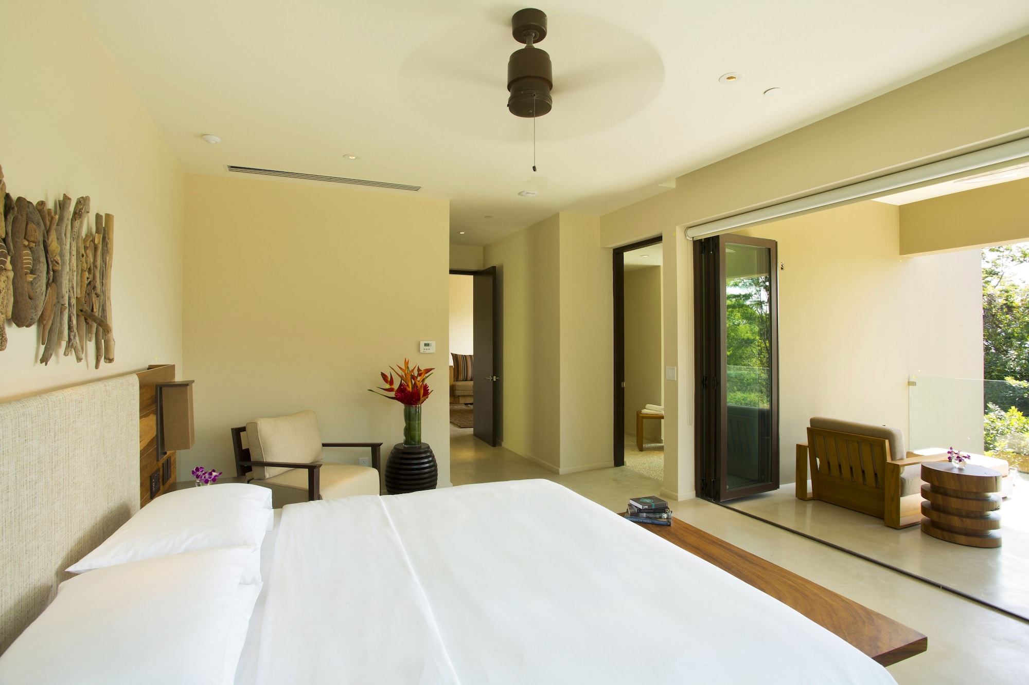 SUITE, PLUNGE POOL