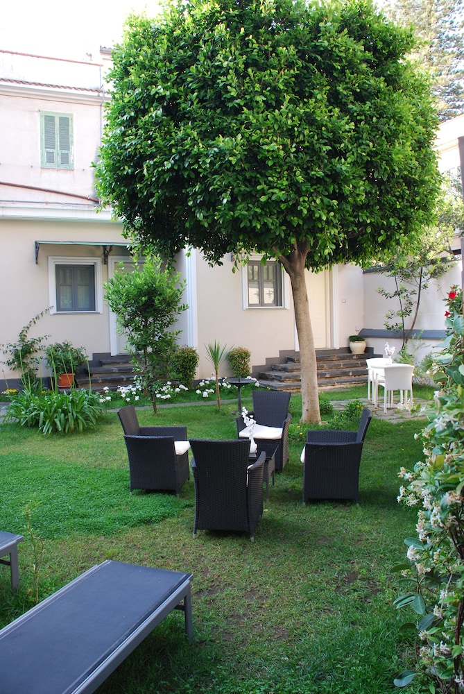Villa Italia Bed And Breakfast 38/49