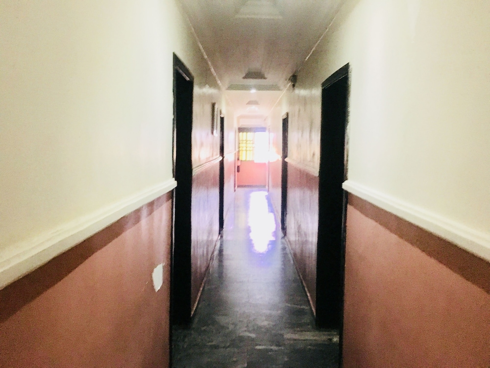 De Man Hotel 7/17