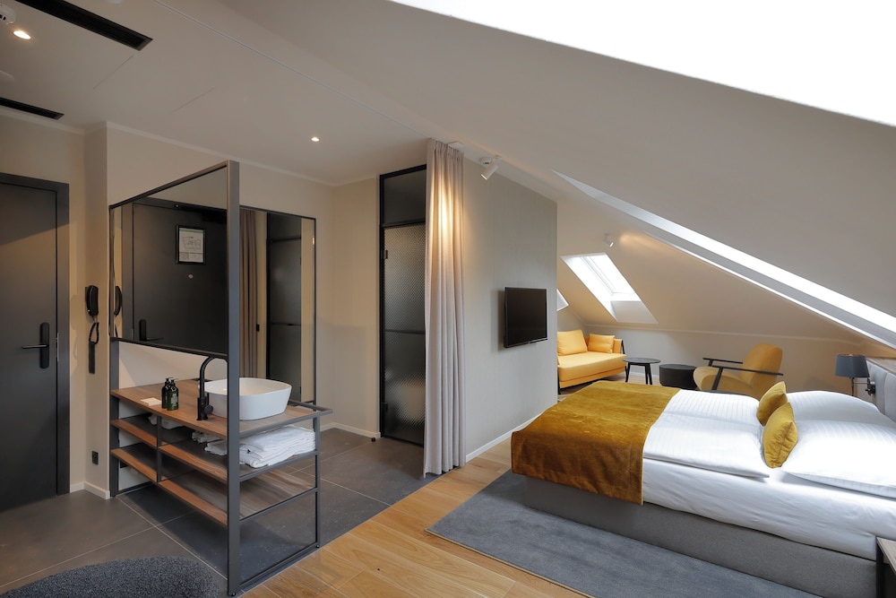 Prokop Square Hotel 8/50