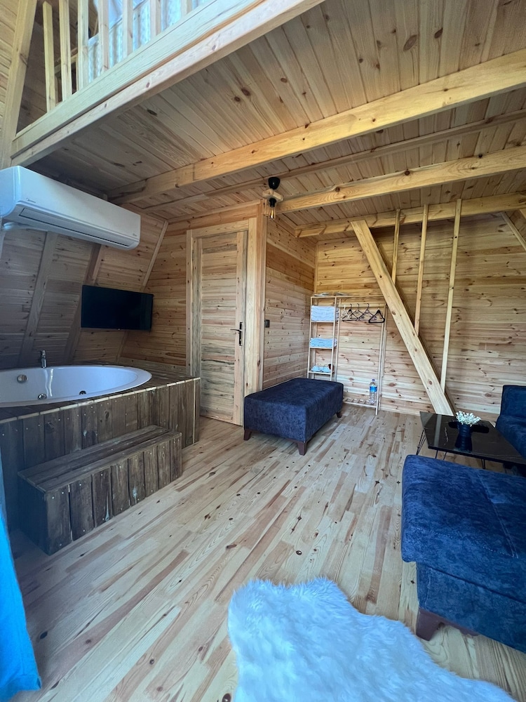 The Hill Glamping 7/47
