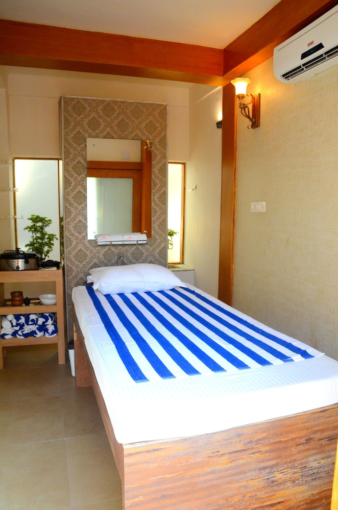 Pramod Convention & Beach Resort 14/46