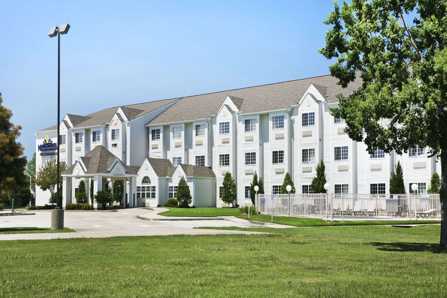 Microtel Inn and Suites by Wyndham Baton Rouge 12/13