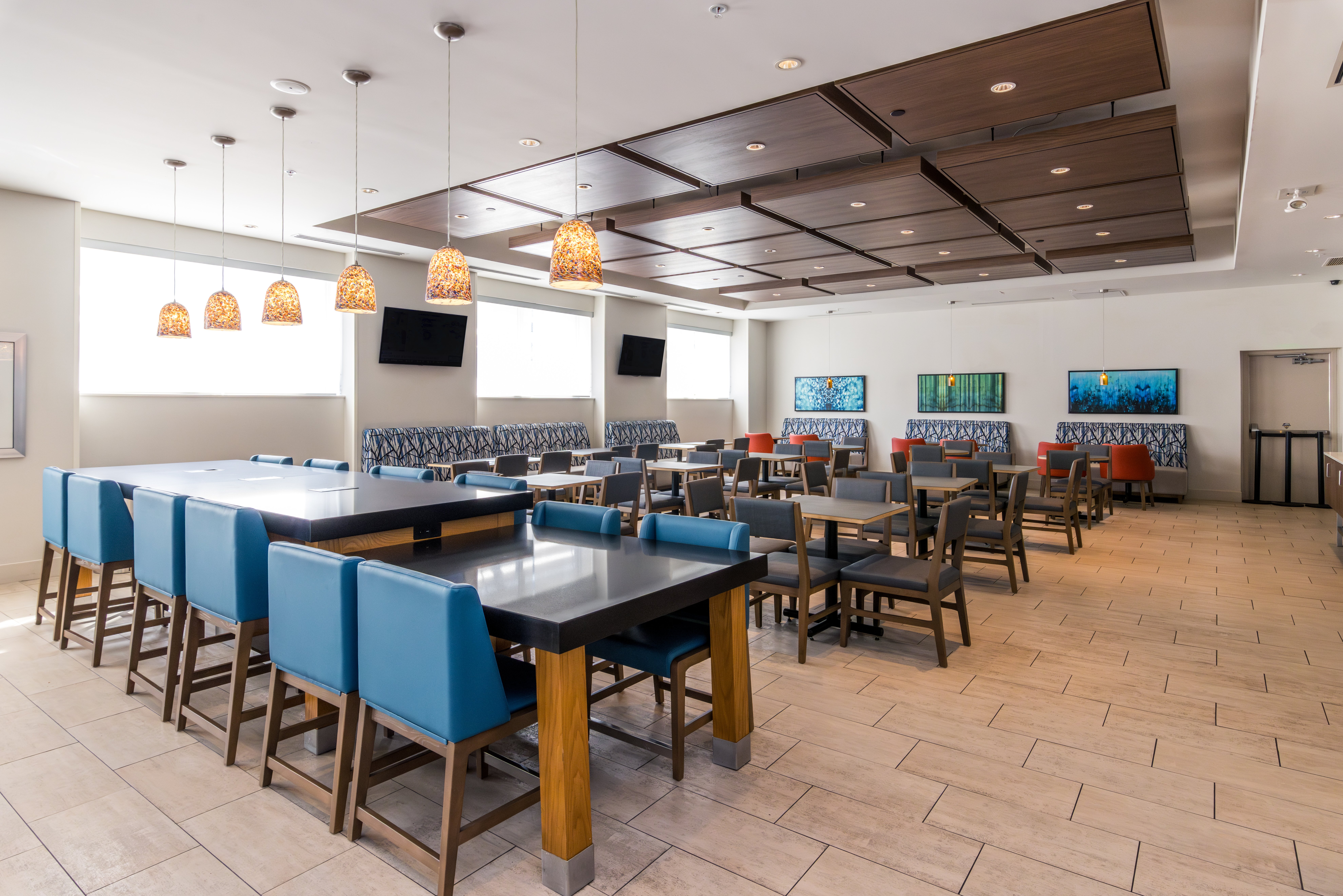 Holiday Inn Express And Suites Louisville Downtown 59/71