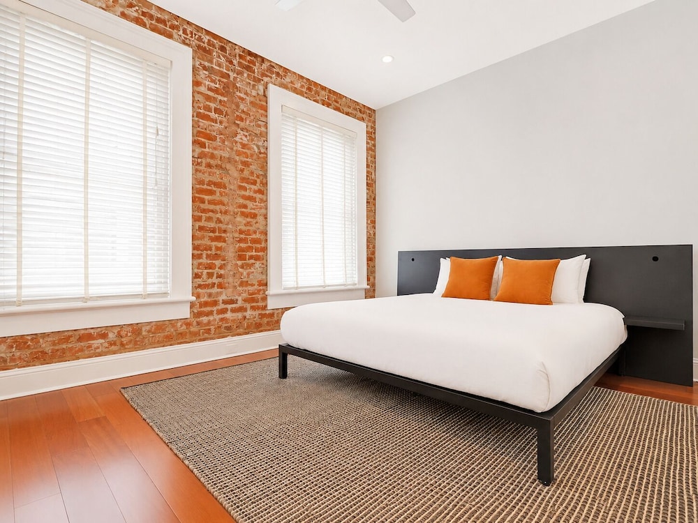 Adjoining, Apartment, 5 King Beds, 4 Queen Beds, 2 Sofa