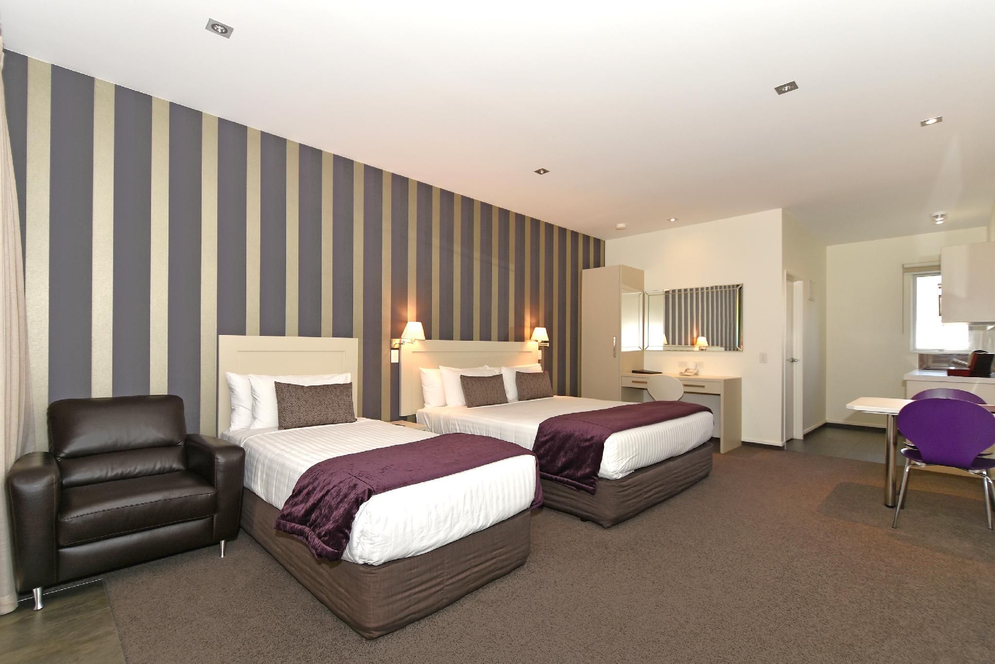 Spa, Executive, Studio