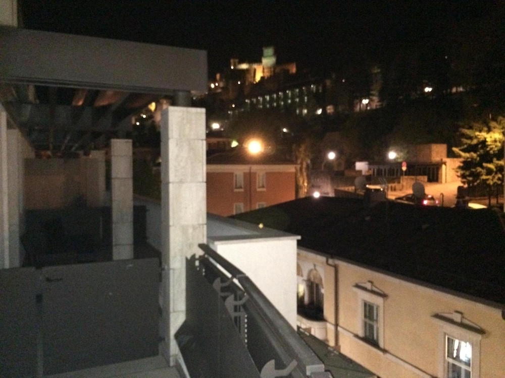 Hotel Joli 61/68