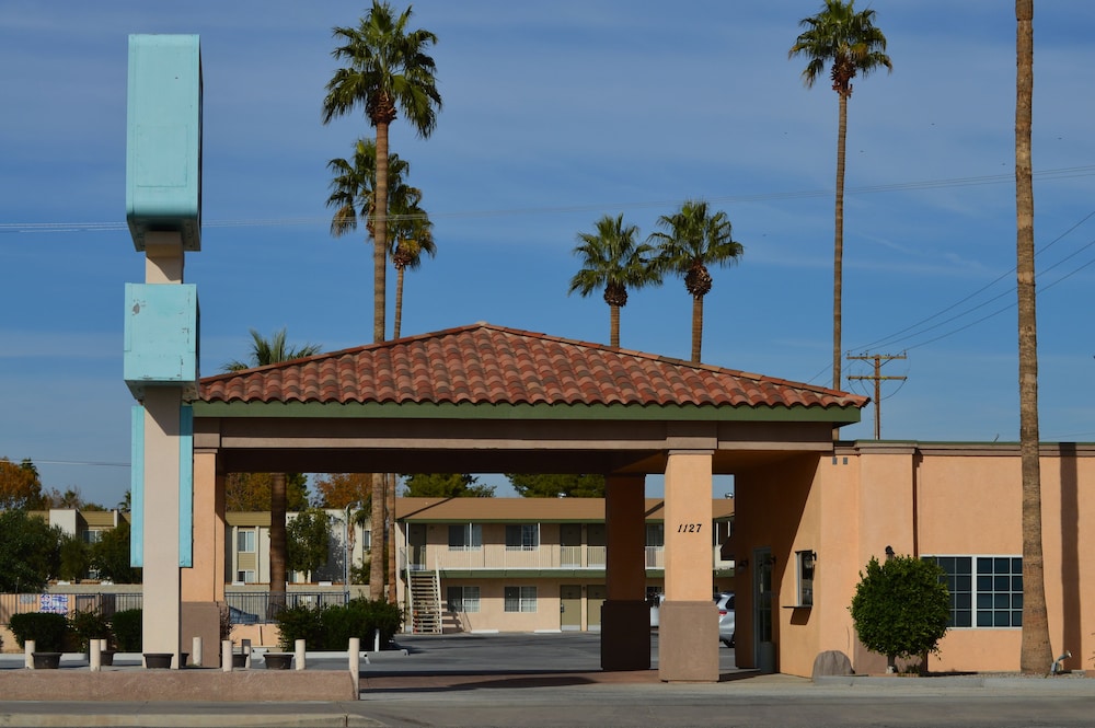 Rodeway Inn & Suites Blythe I-10, CA in BLYTHE - CA