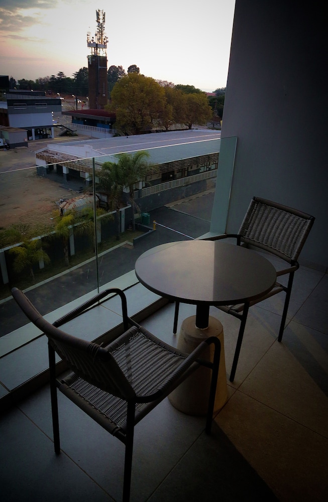 Blueberry Hill Hotel 40/50