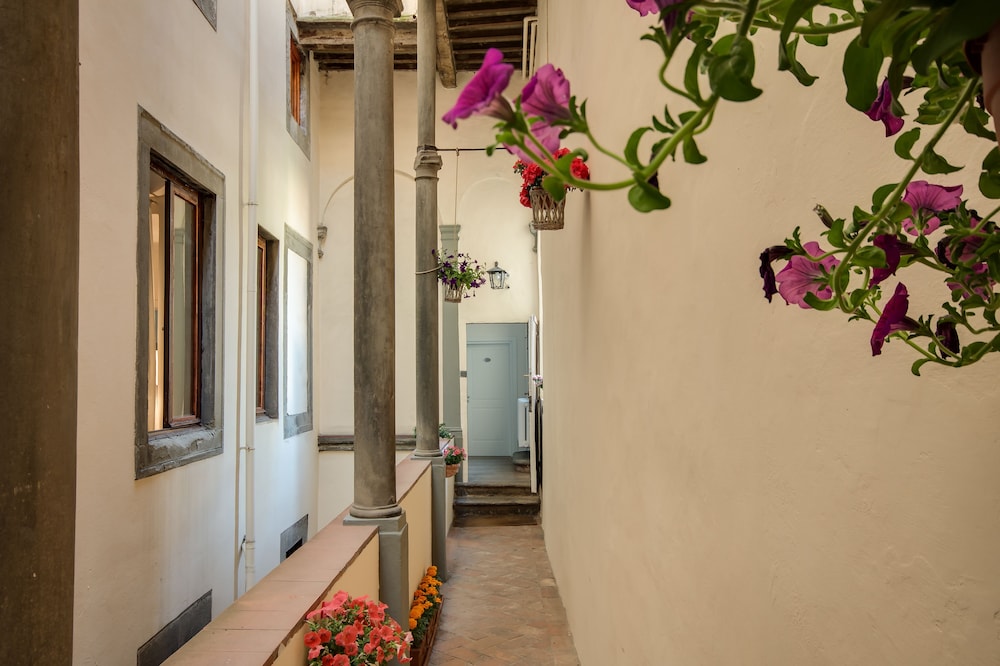 D Epoca Borgo Albizi Residence 9/30