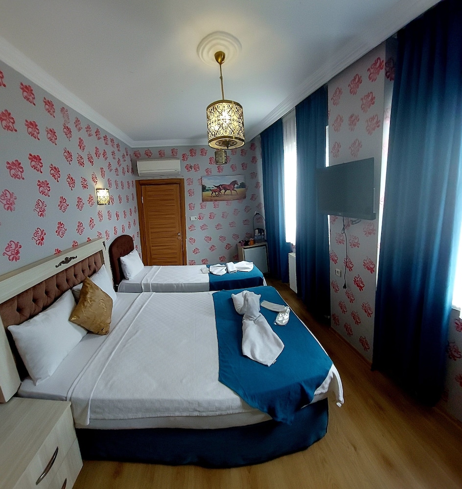 ROOM, TRIPLE