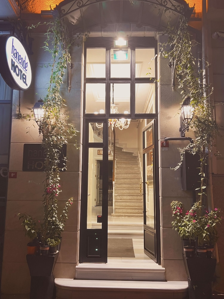 Hanende Hotel 2/23
