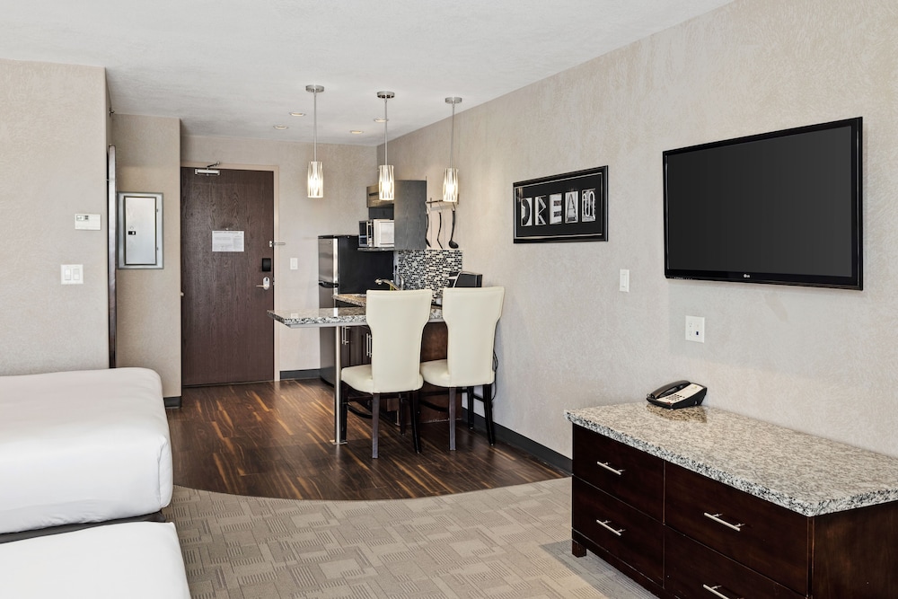 Home Inn And Suites Swift Current 39/60