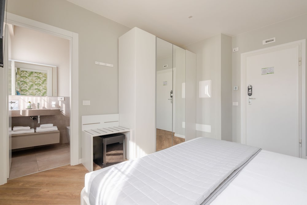 City, Residence, Double Bed, Patio