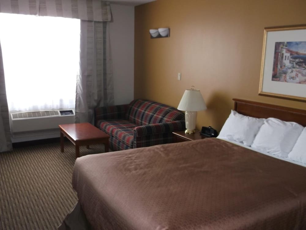 Foxwood Inn and Suites 17/38