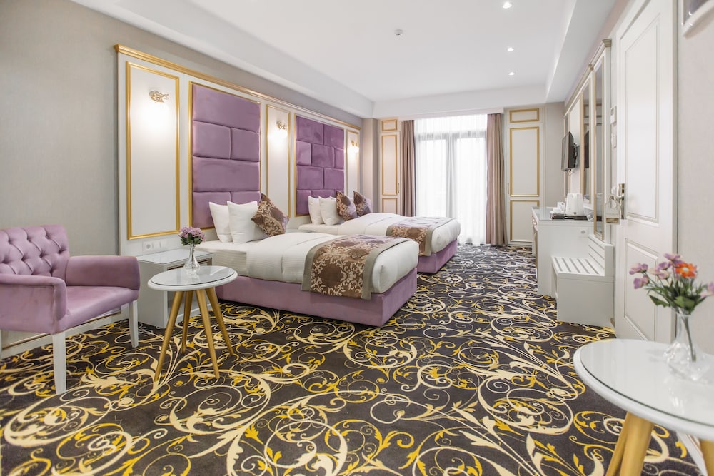 Gold Tbilisi Hotel 11/78