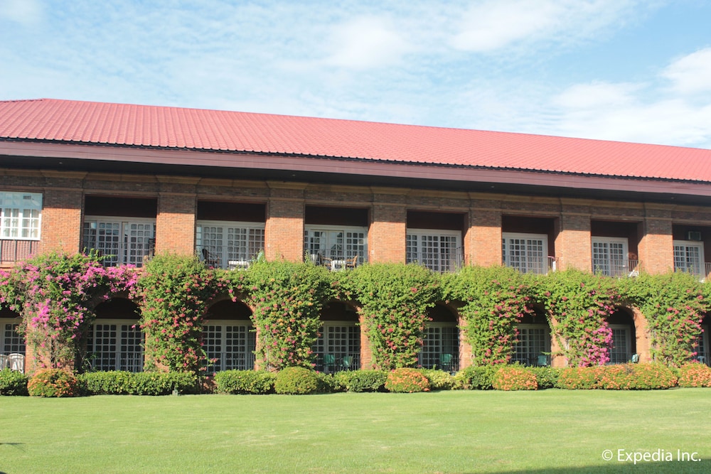 Fort Ilocandia Resort Hotel 3/50