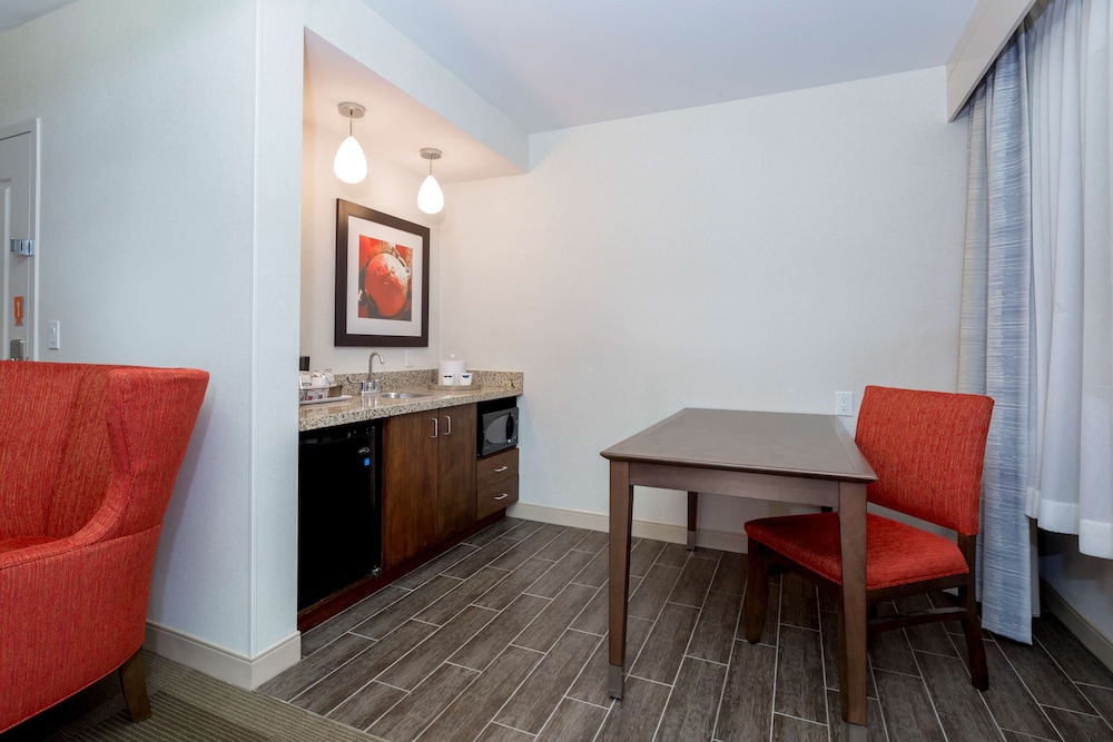 Hampton Inn Santa Barbara/Goleta 40/50