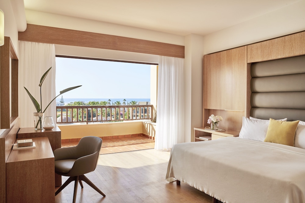 Minoa Palace Resort 12/68