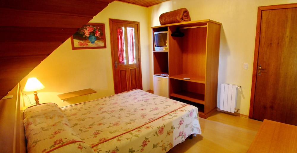 DELUXE, DOUBLE BED