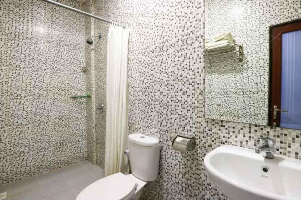 Blitz Hotel Batam Near Sultan Mahmud Ri'ayat Shah 27/31