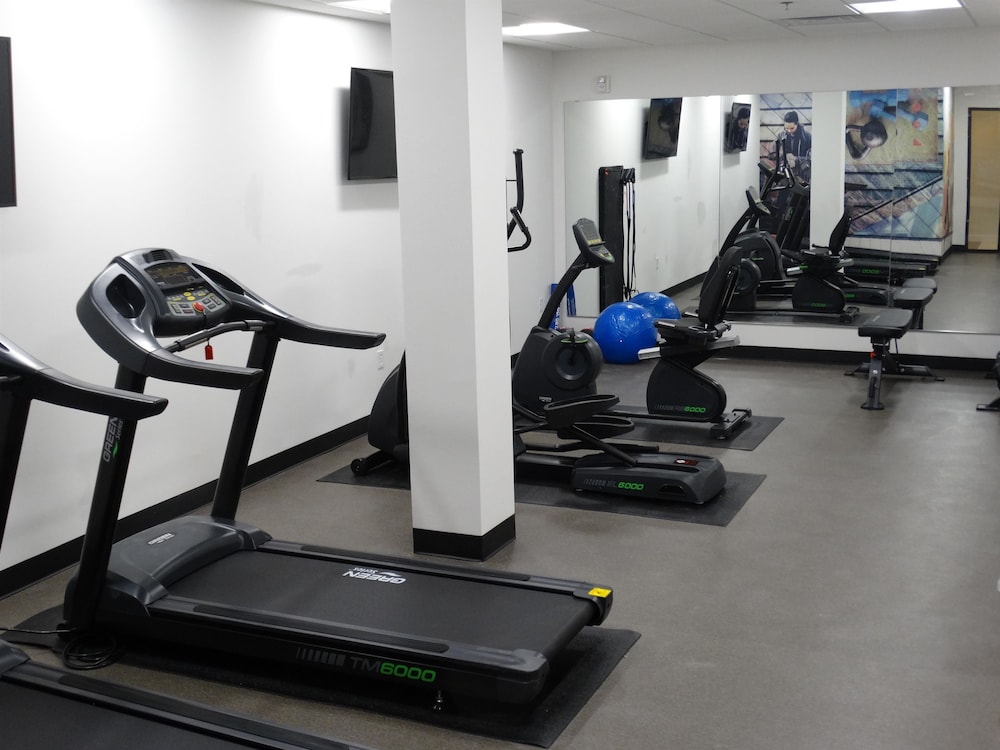 Best Western Plus New Richmond Inn & Suites 24/40