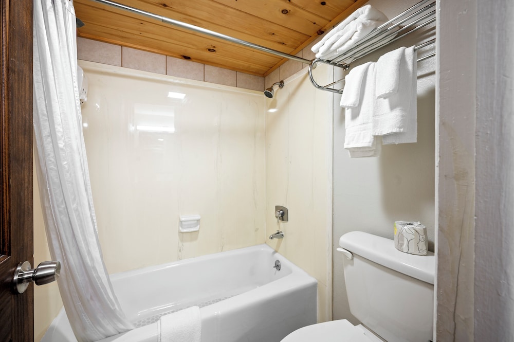 Country Town N Suites 60/65