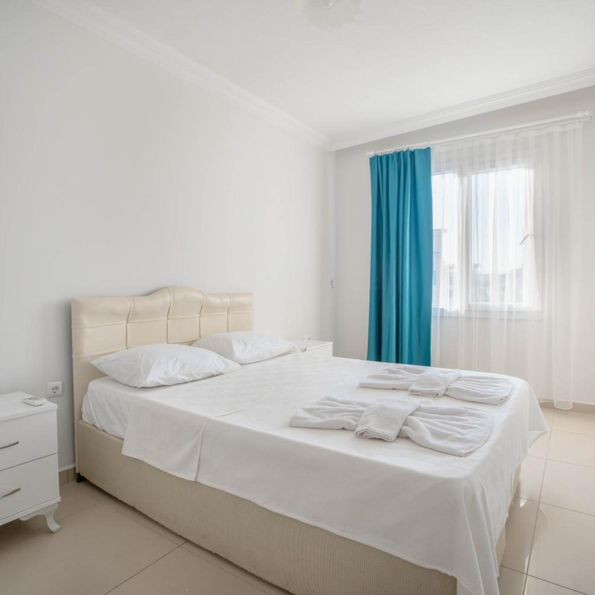 2 Bedrooms, Apartment