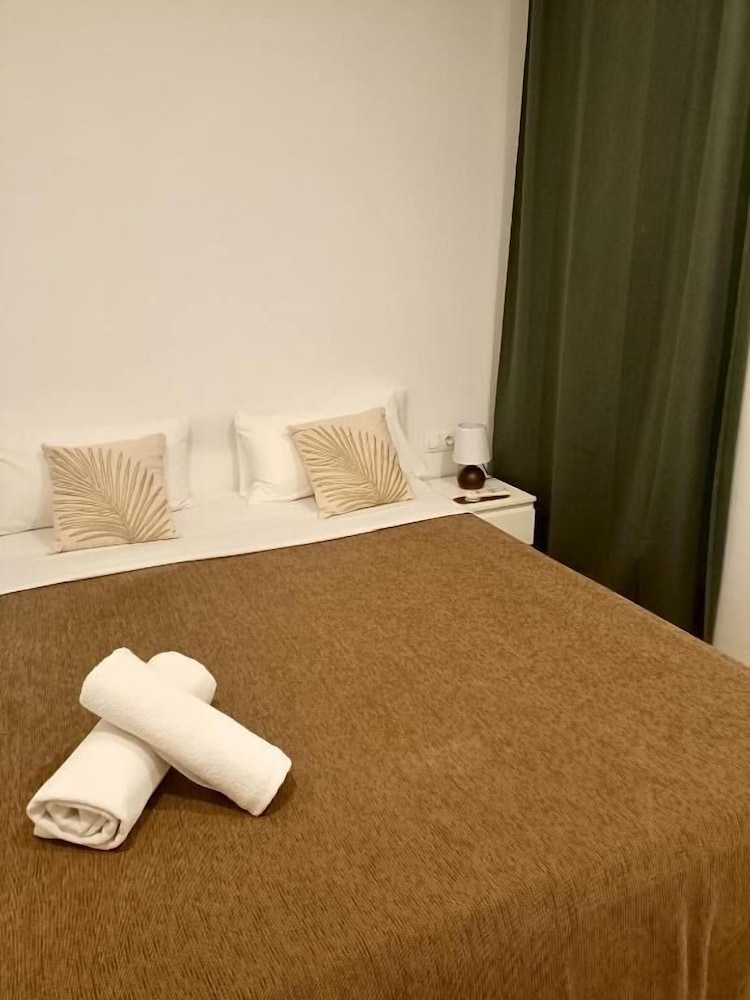 Balkonis Hostal 40/68