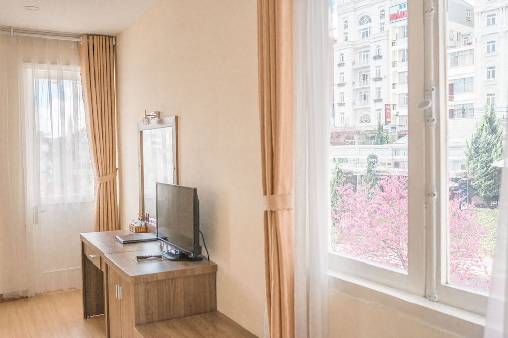Nice Dream Hotel 12/70