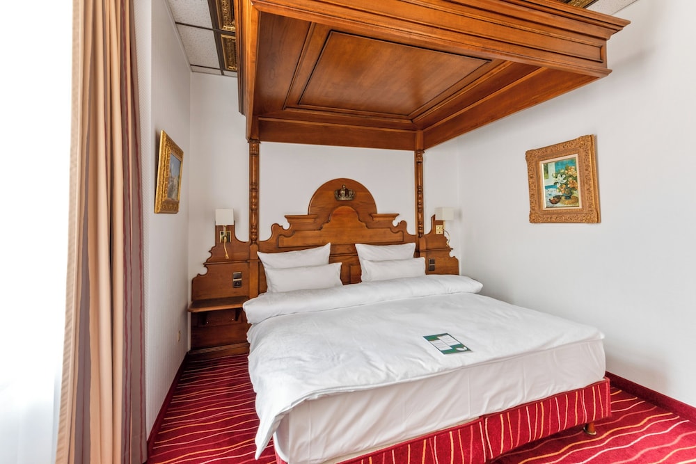 SUPERIOR, DOUBLE BED