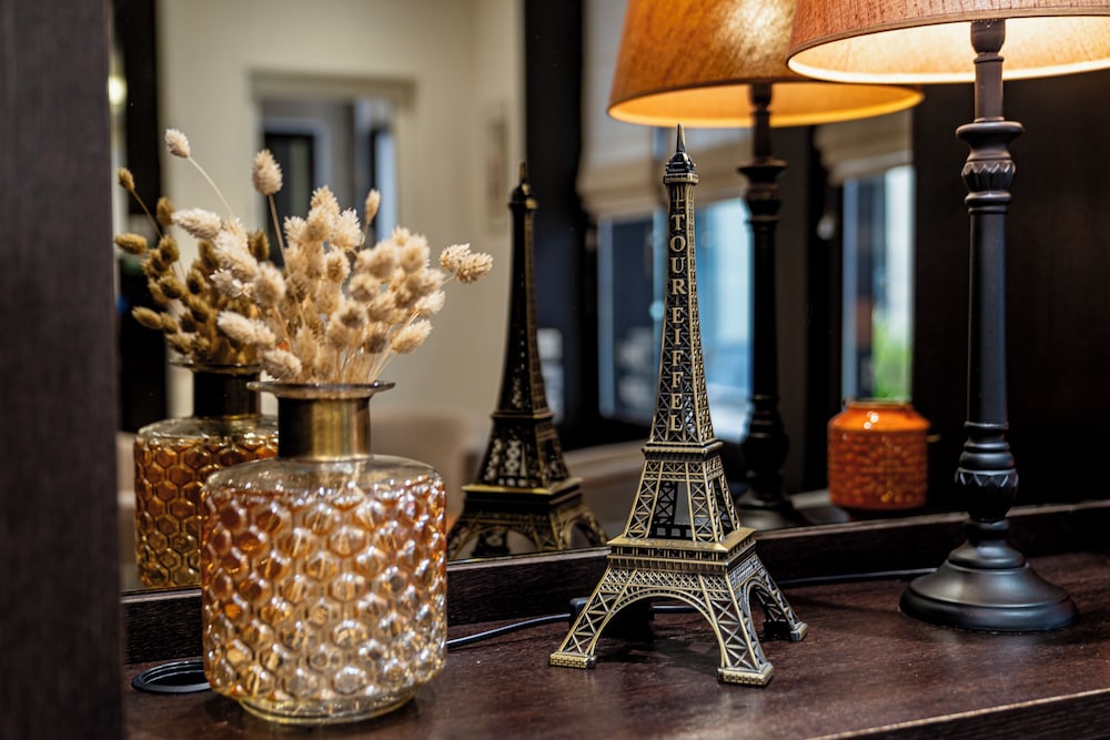Hotel de la Paix Tour Eiffel 32/63