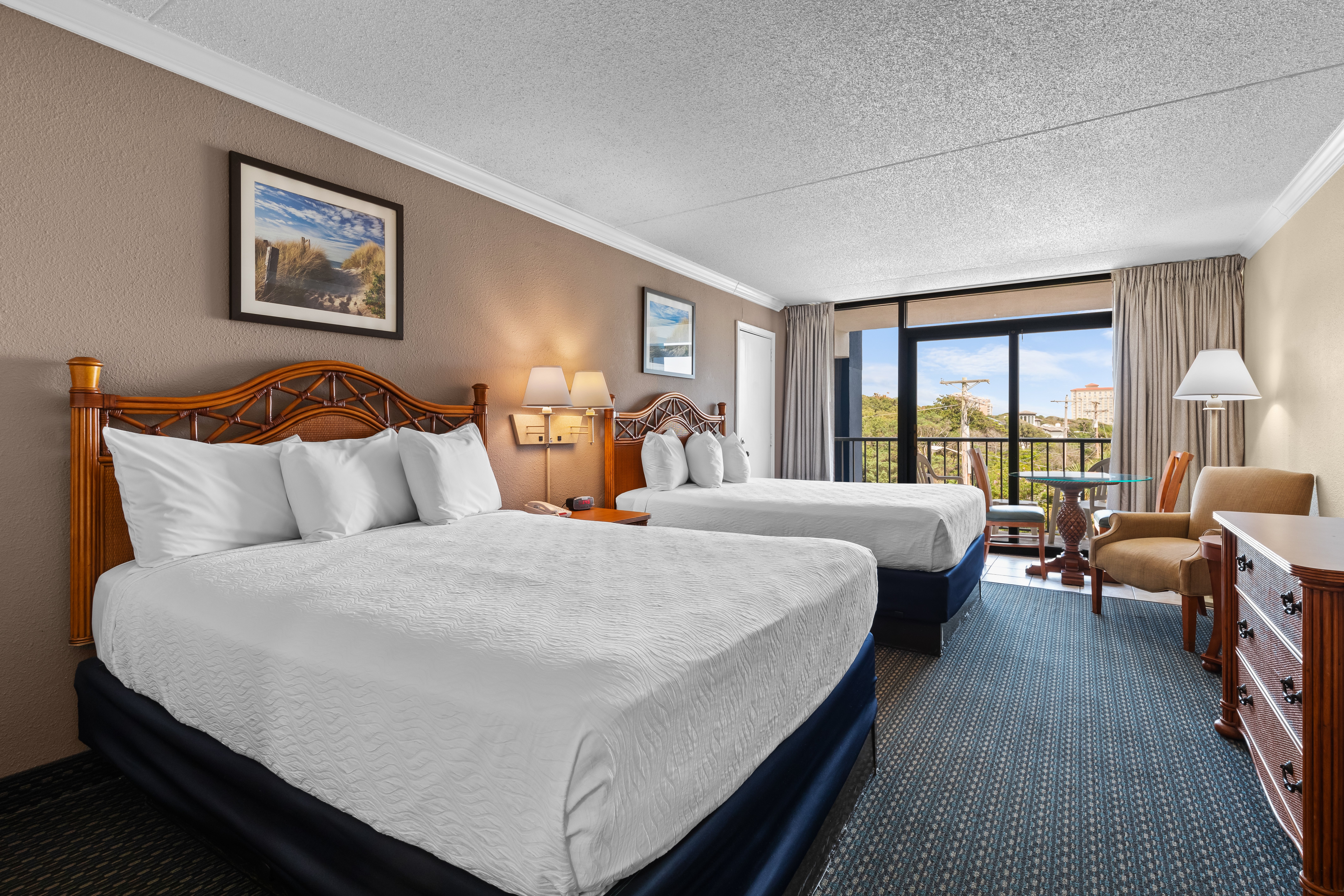 Grande Shores Ocean Resort 23/84