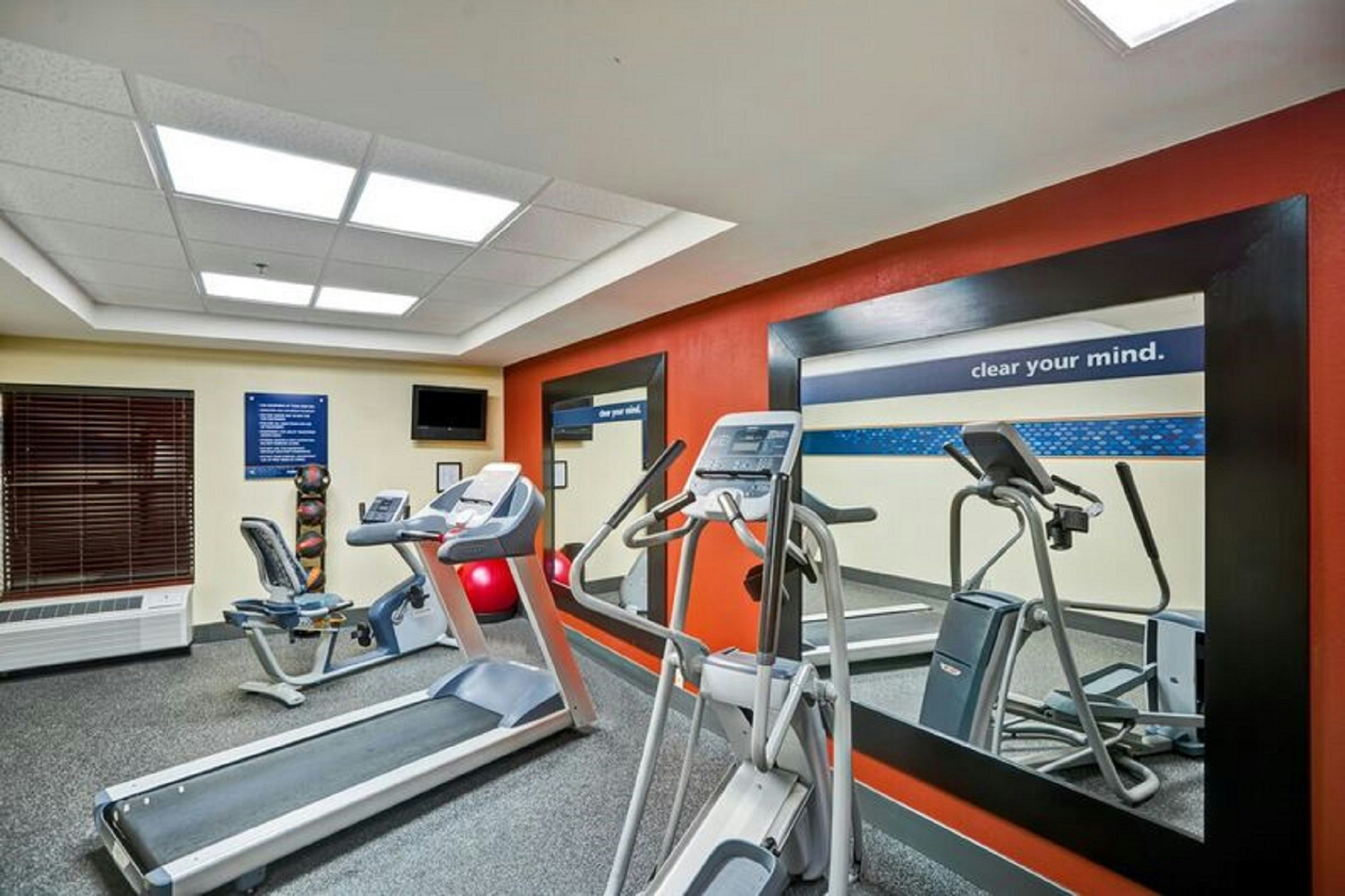 Hampton Inn Albany Wolf Road 32/65