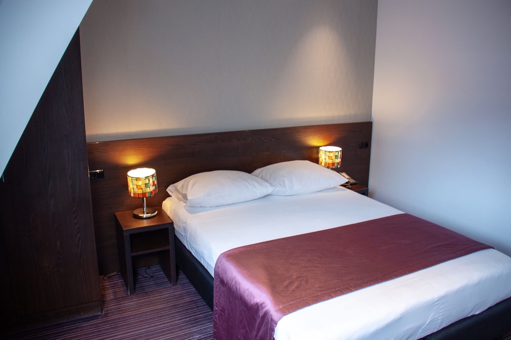 BASIC, DOUBLE BED