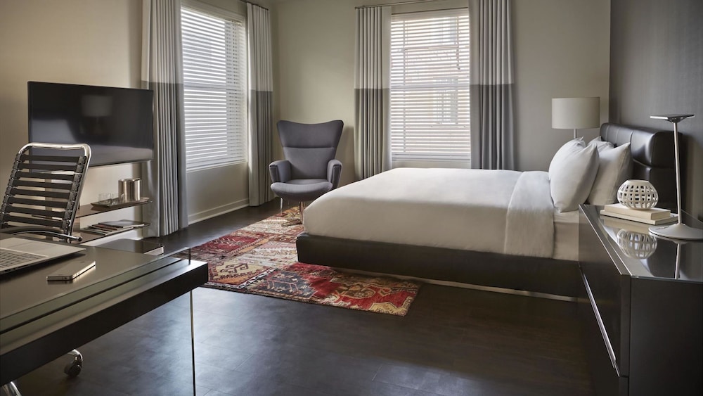 ZETTA, SUITE, MULTIPLE BEDS