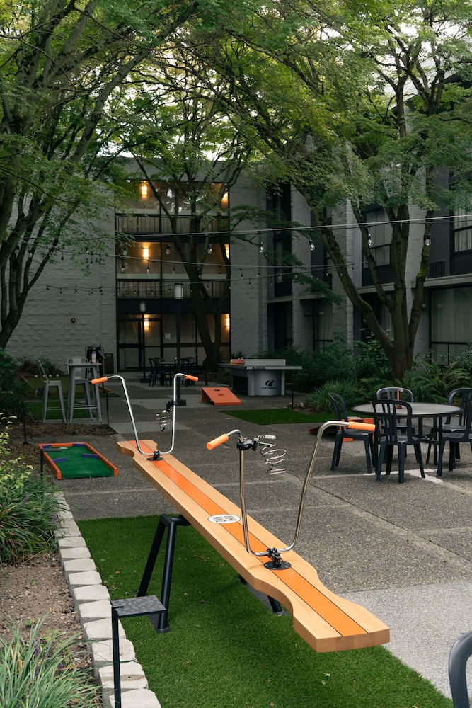 Hotel 116 Coast Bellevue Hotel 42/67