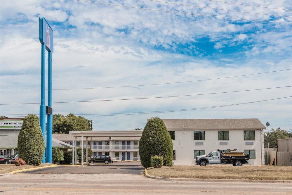 Motel6 Texarkana, AR in TEXARKANA - AR