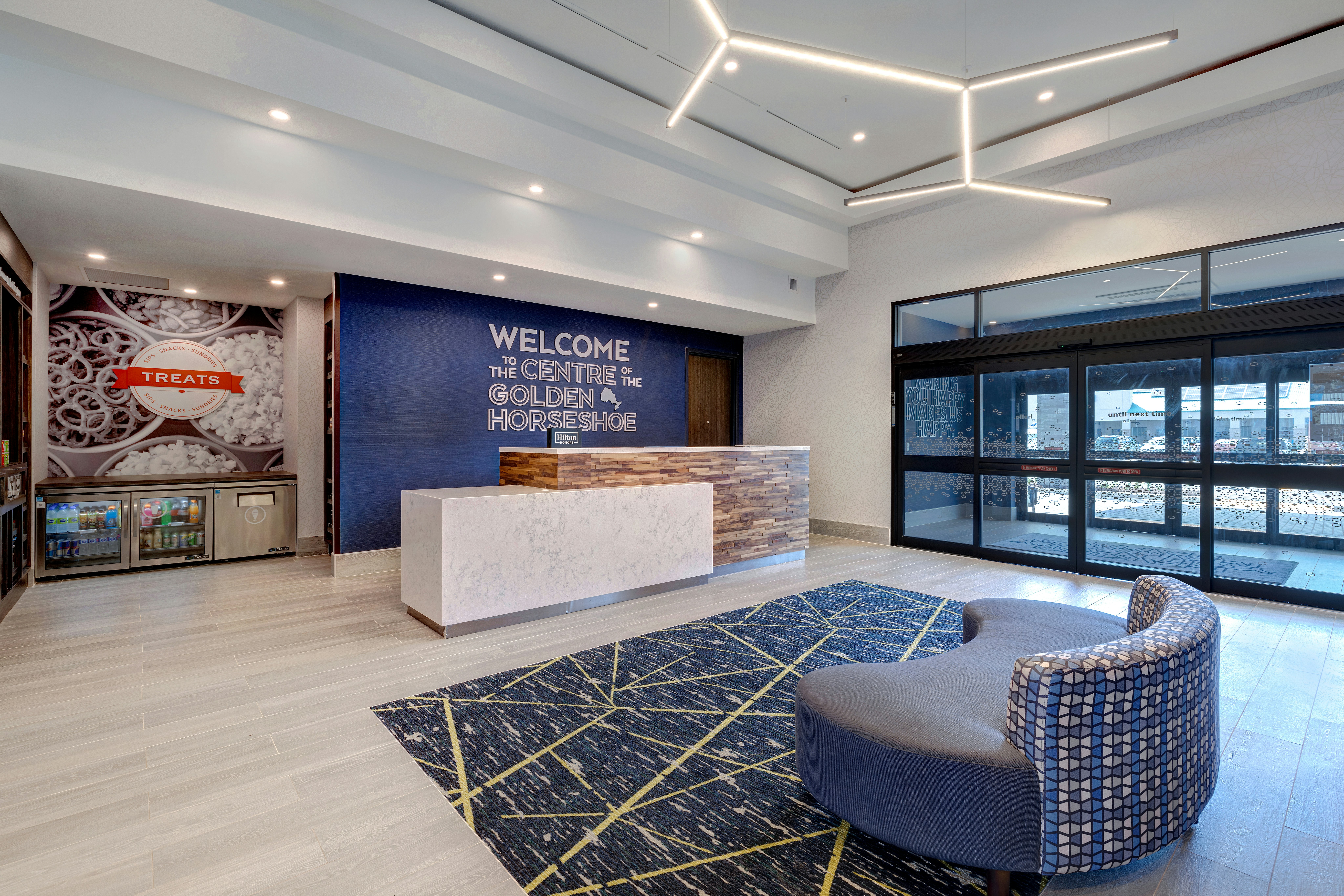 Lobby at Hampton Inn & Suites by Hilton Burlington Toronto, BURLINGTON - ONTARIO