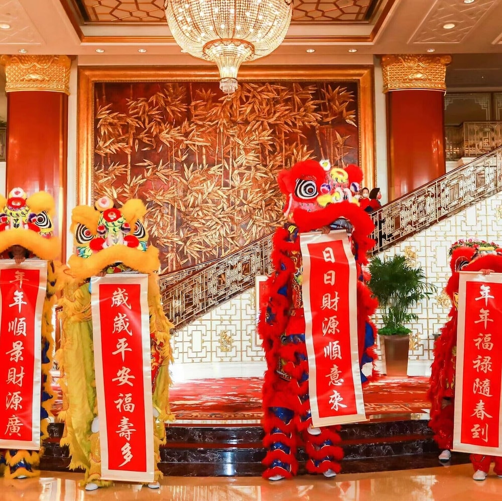 China World Hotel, Beijing, A Shangri-La Hotel 68/72